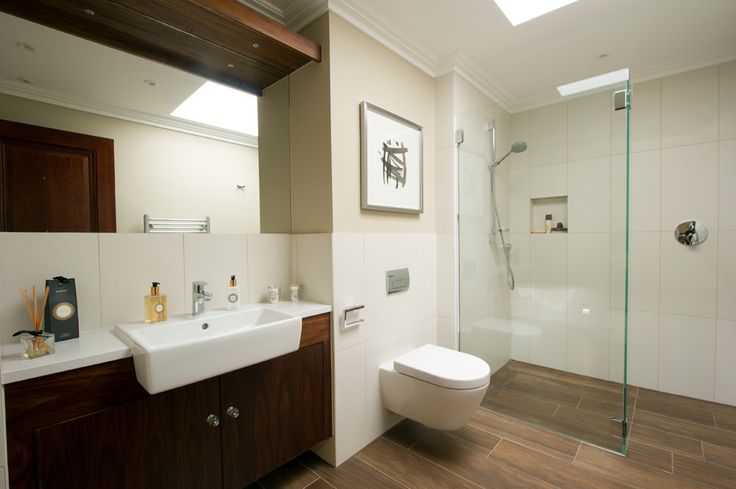 Small Bathroom Tile Ideas: Tile into Shower