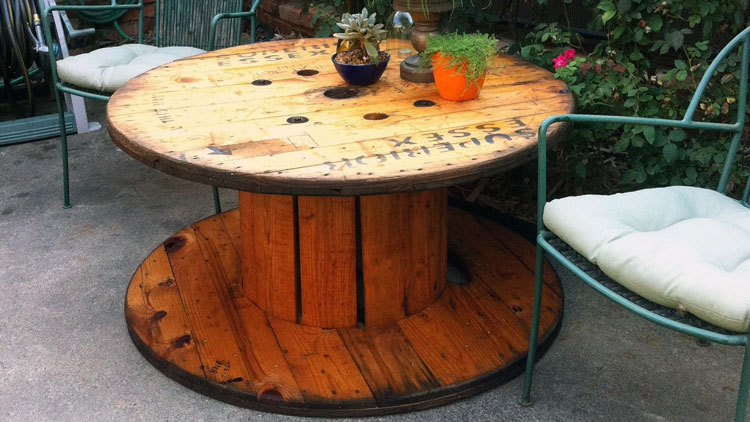 spool-center-table