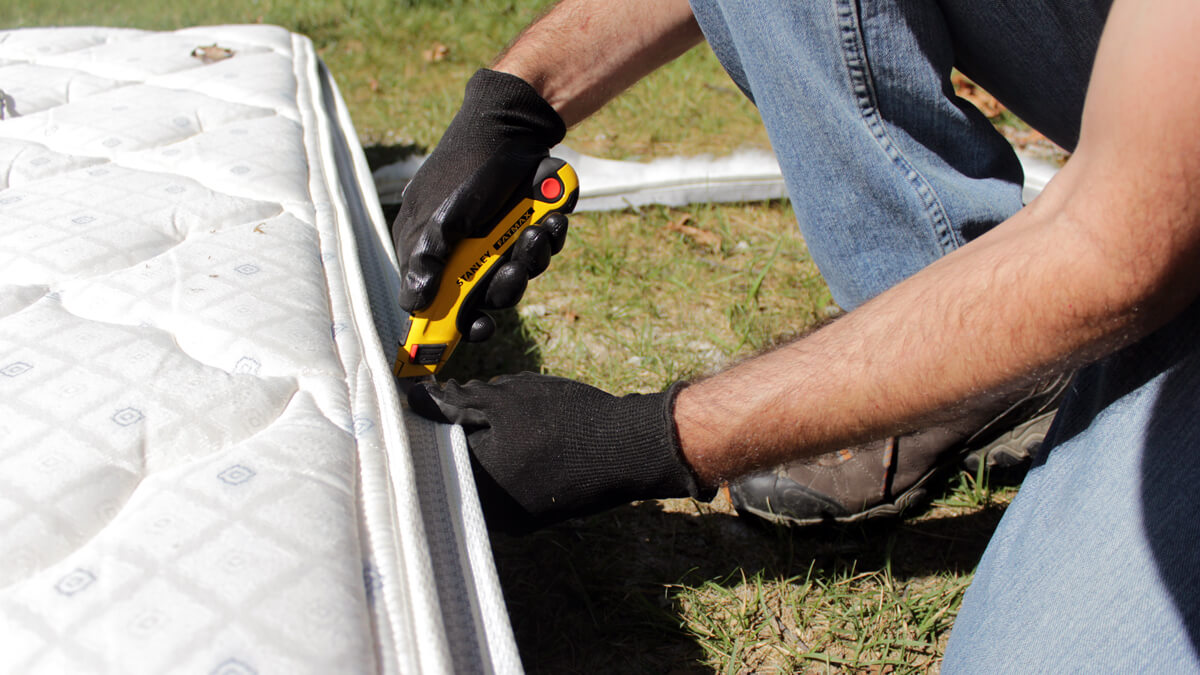 cutting box spring mattress