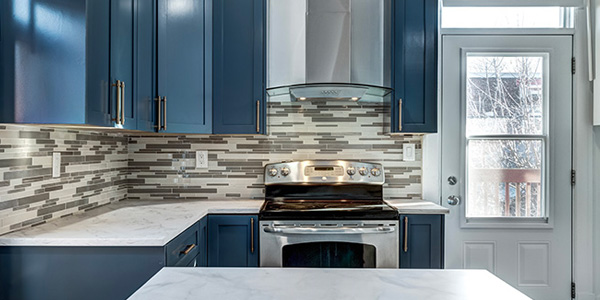 Modern Kitchen With Tile Backsplash