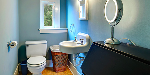 Small Bathroom With Sink and Toilet