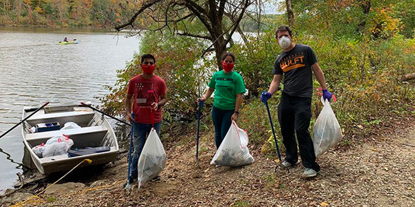 Volunteers Cleaning Up Waterway at Cincinnati Park